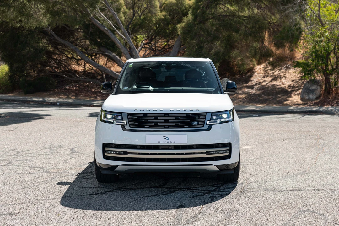 2023 Land Rover Range Rover L460 - Image 2 of 16