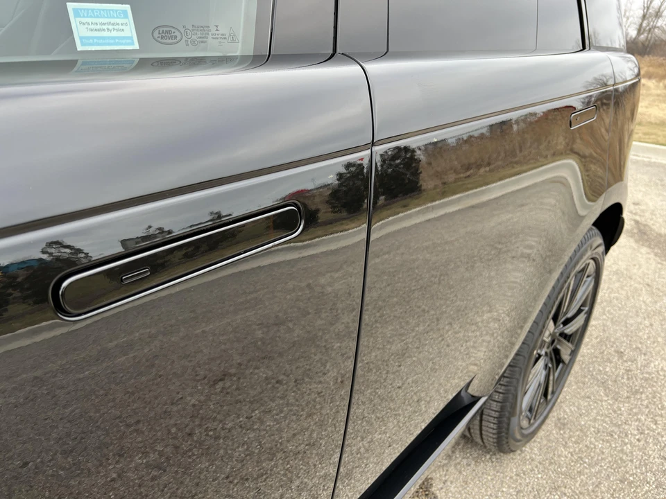2023 Land Rover Range Rover L460 - Image 15 of 30