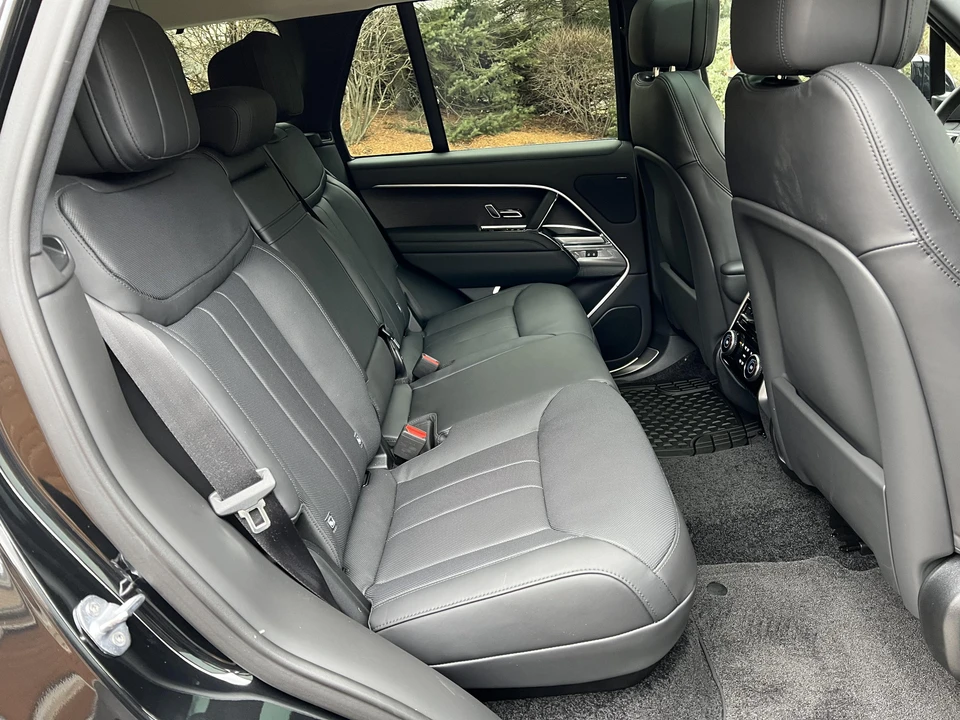 2023 Land Rover Range Rover L460 - Image 24 of 30