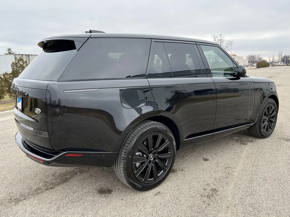2023 Land Rover Range Rover L460 - Image 9 of 30
