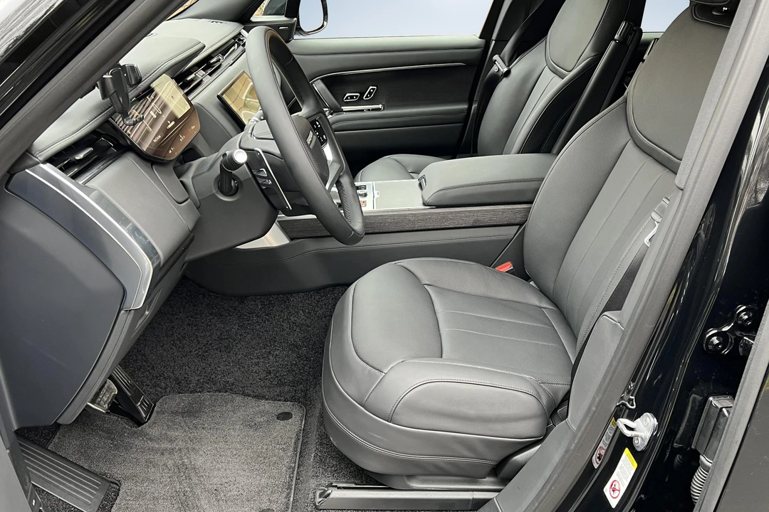2023 Land Rover Range Rover L460 - Image 21 of 30
