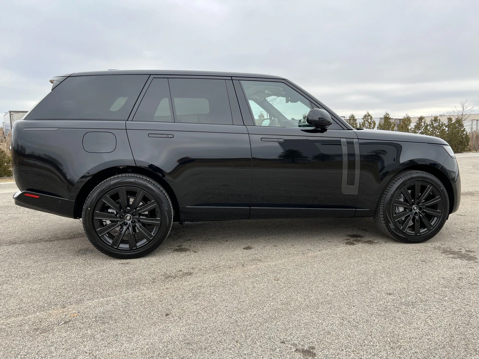 2023 Land Rover Range Rover L460 - Image 11 of 30