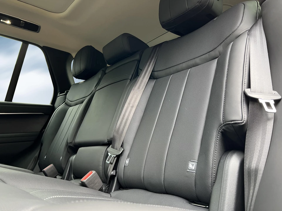 2023 Land Rover Range Rover L460 - Image 27 of 30