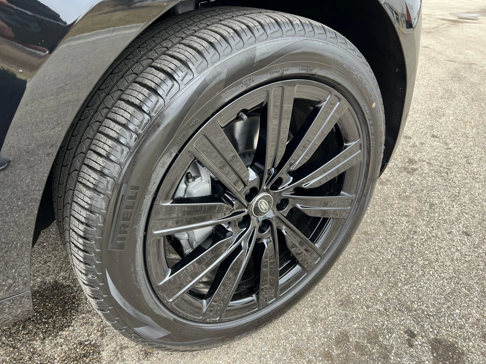 2023 Land Rover Range Rover L460 - Image 18 of 30