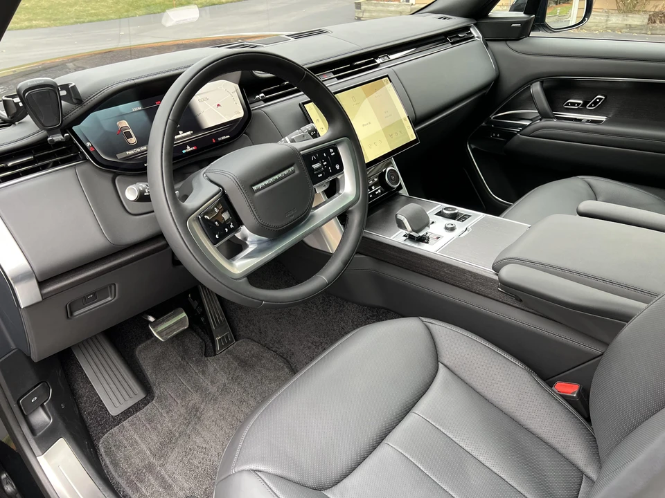 2023 Land Rover Range Rover L460 - Image 29 of 30