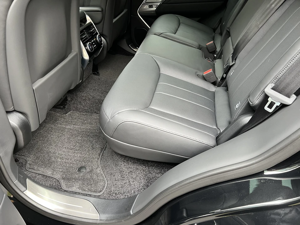 2023 Land Rover Range Rover L460 - Image 28 of 30