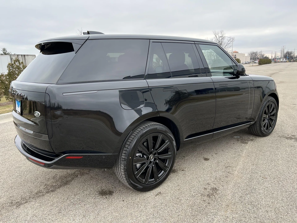 2023 Land Rover Range Rover L460 - Image 10 of 30