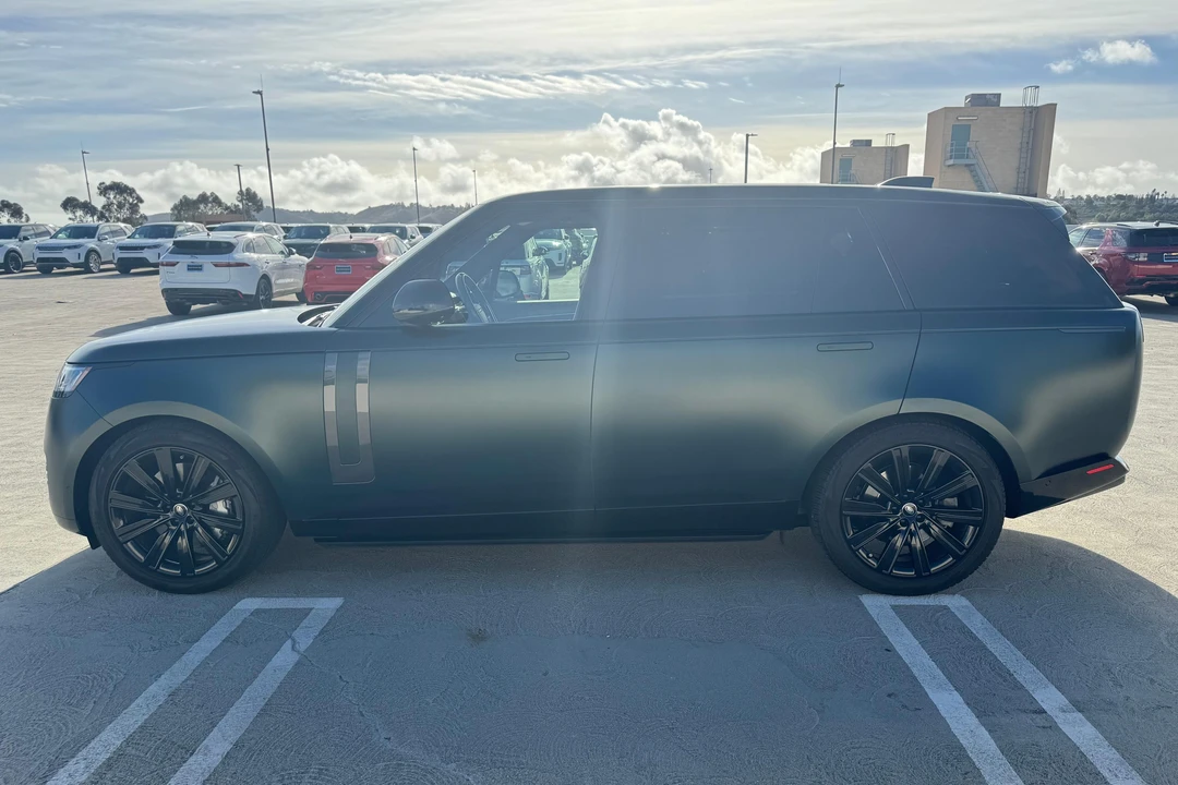 2023 Land Rover Range Rover L460 - Image 3 of 31
