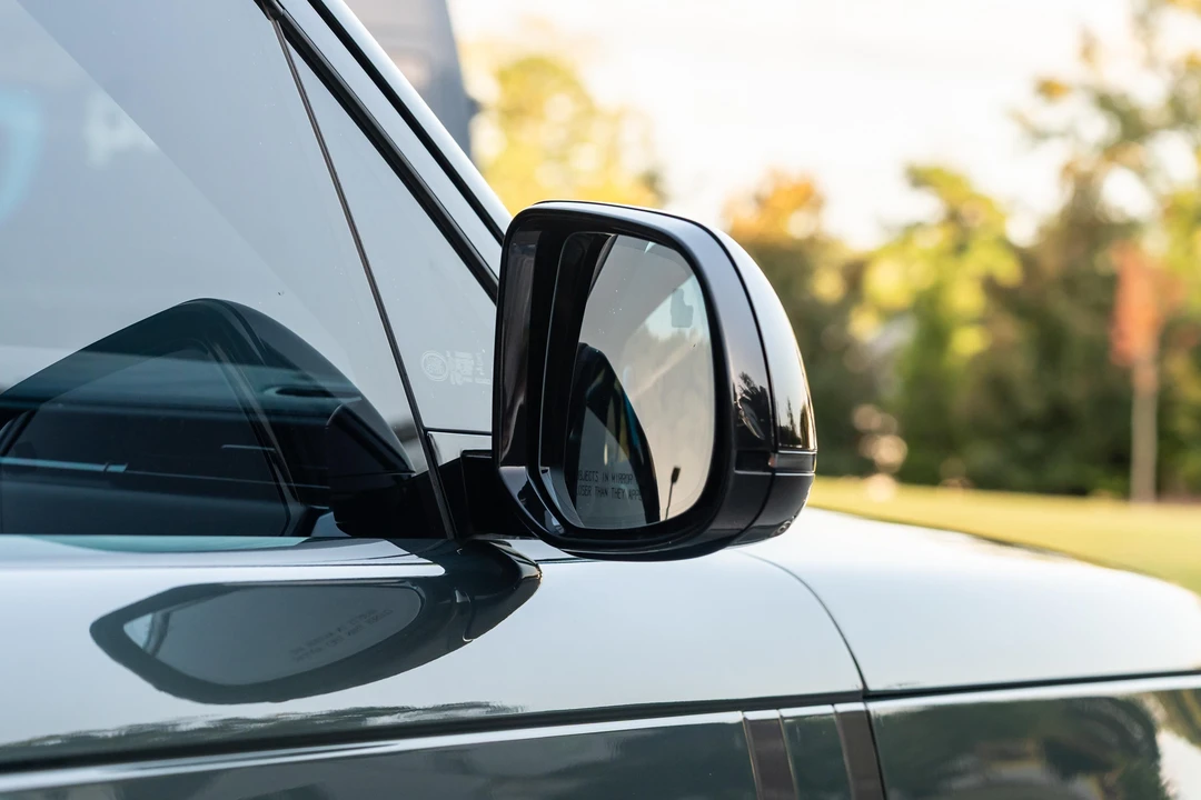 2023 Land Rover Range Rover L460 - Image 26 of 31