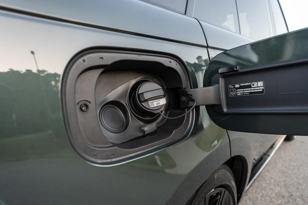 2023 Land Rover Range Rover L460 - Image 25 of 31