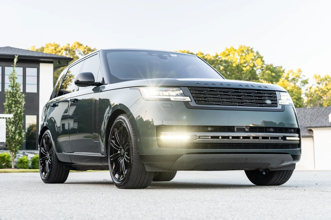 2023 Land Rover Range Rover L460 - Image 14 of 31