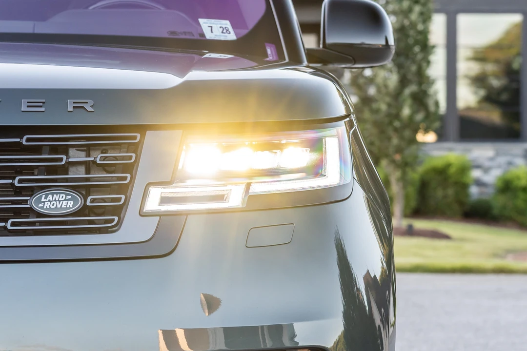2023 Land Rover Range Rover L460 - Image 18 of 31