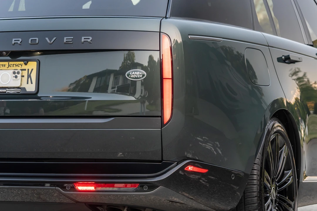2023 Land Rover Range Rover L460 - Image 24 of 31