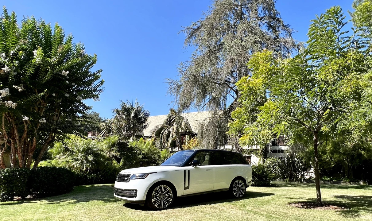 2023 Land Rover Range Rover L460 - Image 9 of 31