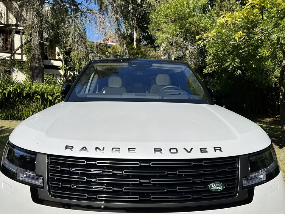 2023 Land Rover Range Rover L460 - Image 26 of 31