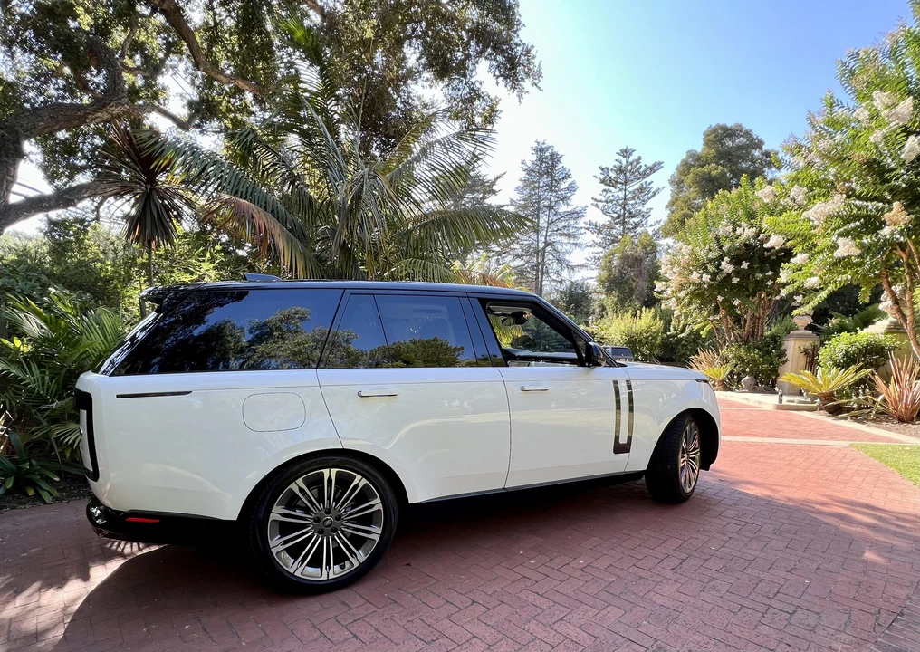 2023 Land Rover Range Rover L460 - Image 20 of 31