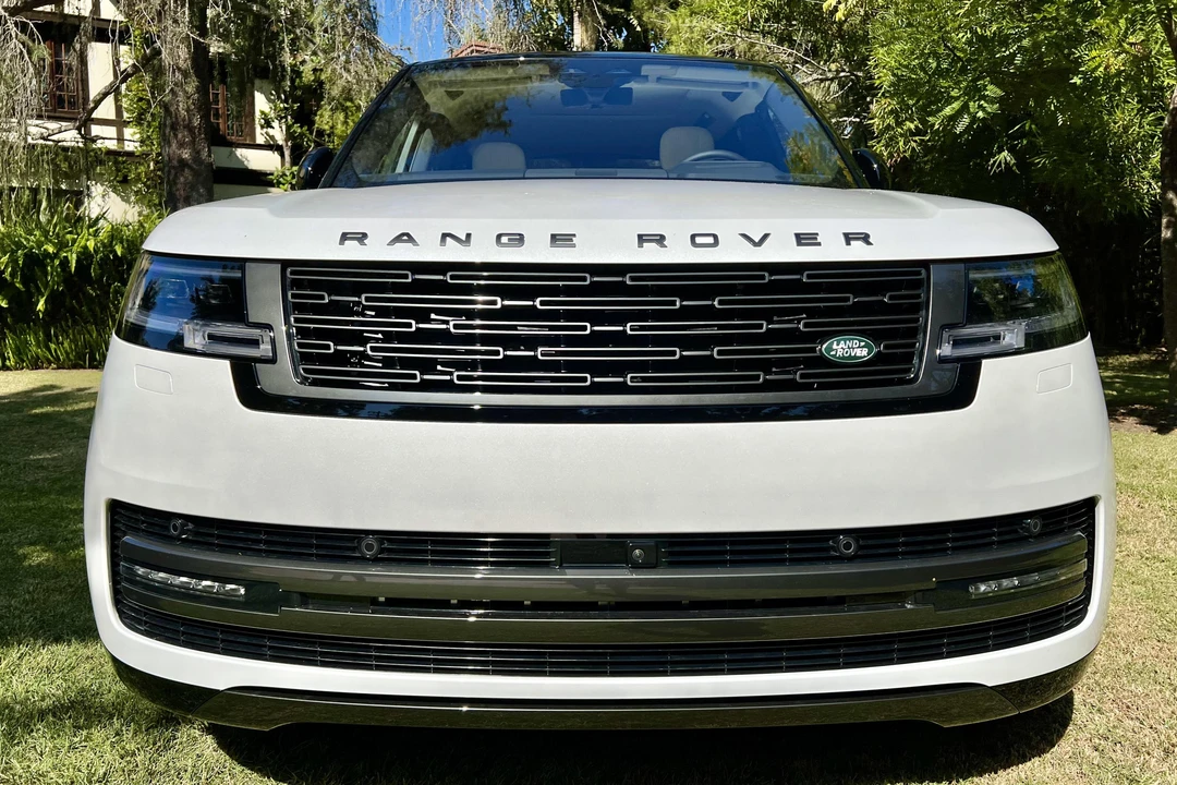 2023 Land Rover Range Rover L460 - Image 2 of 31