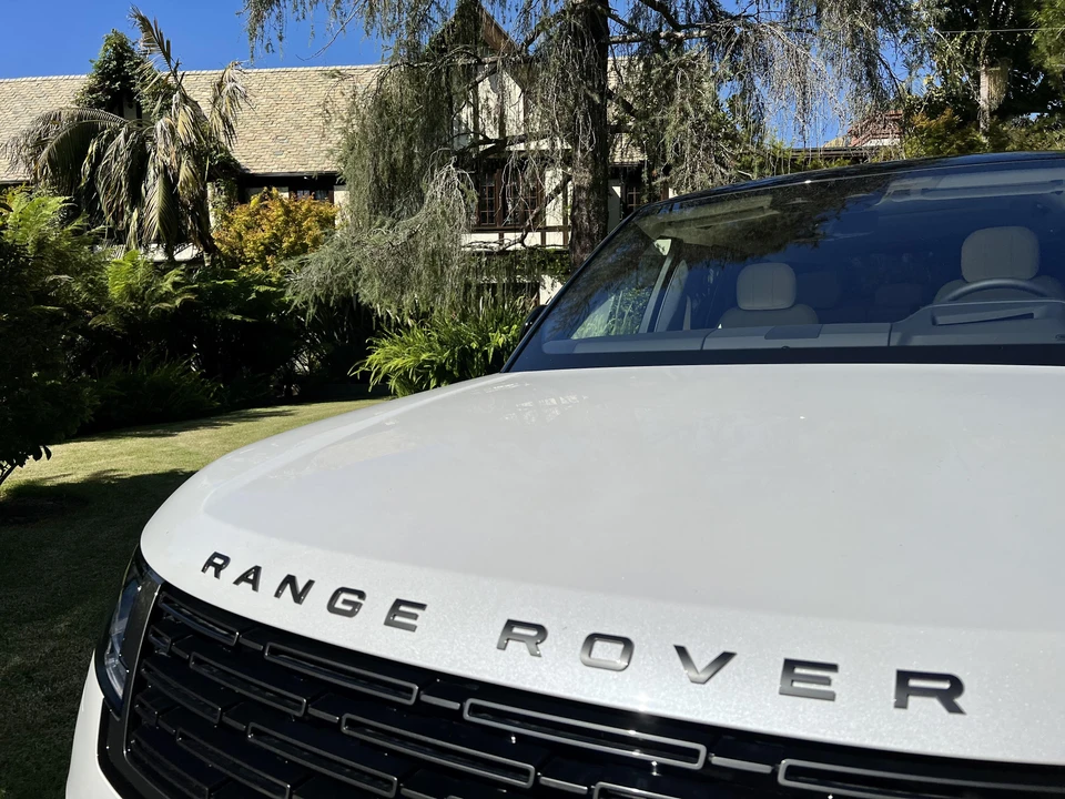 2023 Land Rover Range Rover L460 - Image 25 of 31