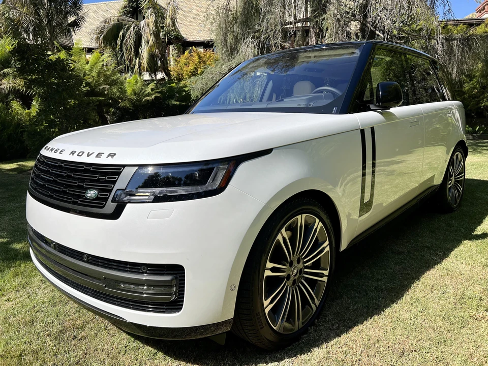 2023 Land Rover Range Rover L460 - Image 12 of 31