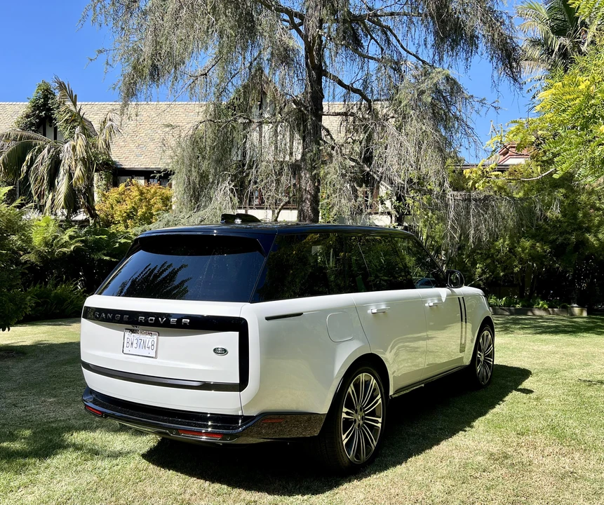 2023 Land Rover Range Rover L460 - Image 16 of 31