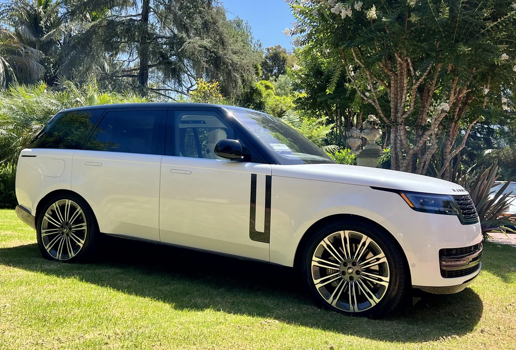 2023 Land Rover Range Rover L460 - Image 22 of 31