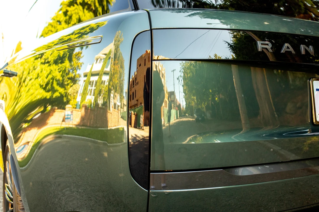 2023 Land Rover Range Rover L460 - Image 17 of 31