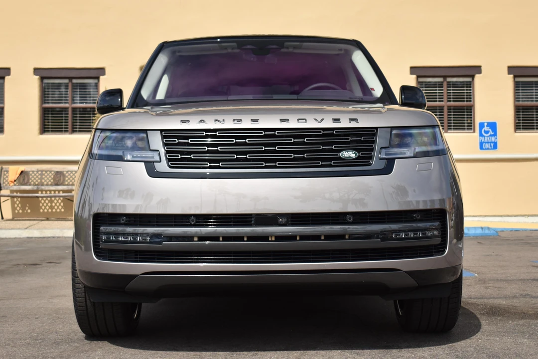 2023 Land Rover Range Rover L460 - Image 2 of 23