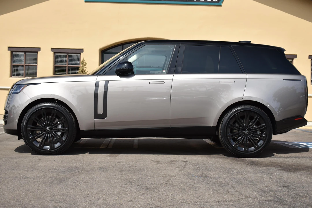 2023 Land Rover Range Rover L460 - Image 3 of 23