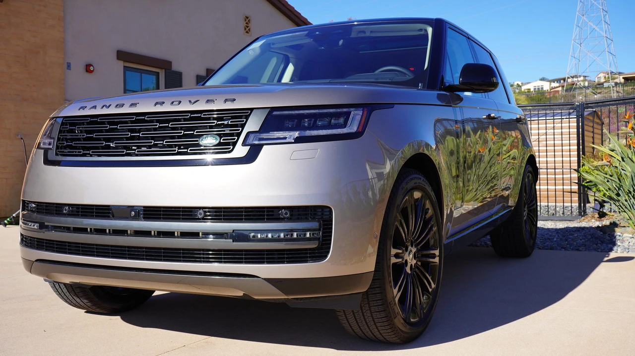2023 Land Rover Range Rover L460 - Image 7 of 23