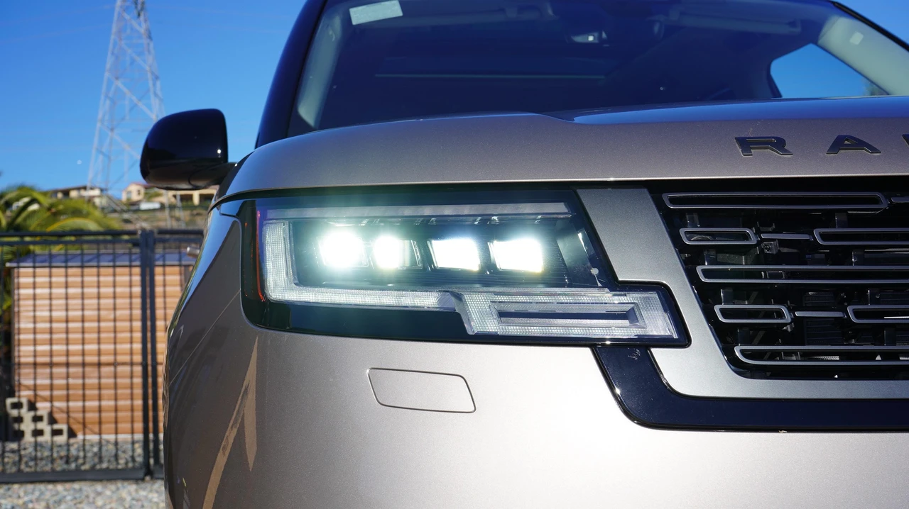 2023 Land Rover Range Rover L460 - Image 13 of 23