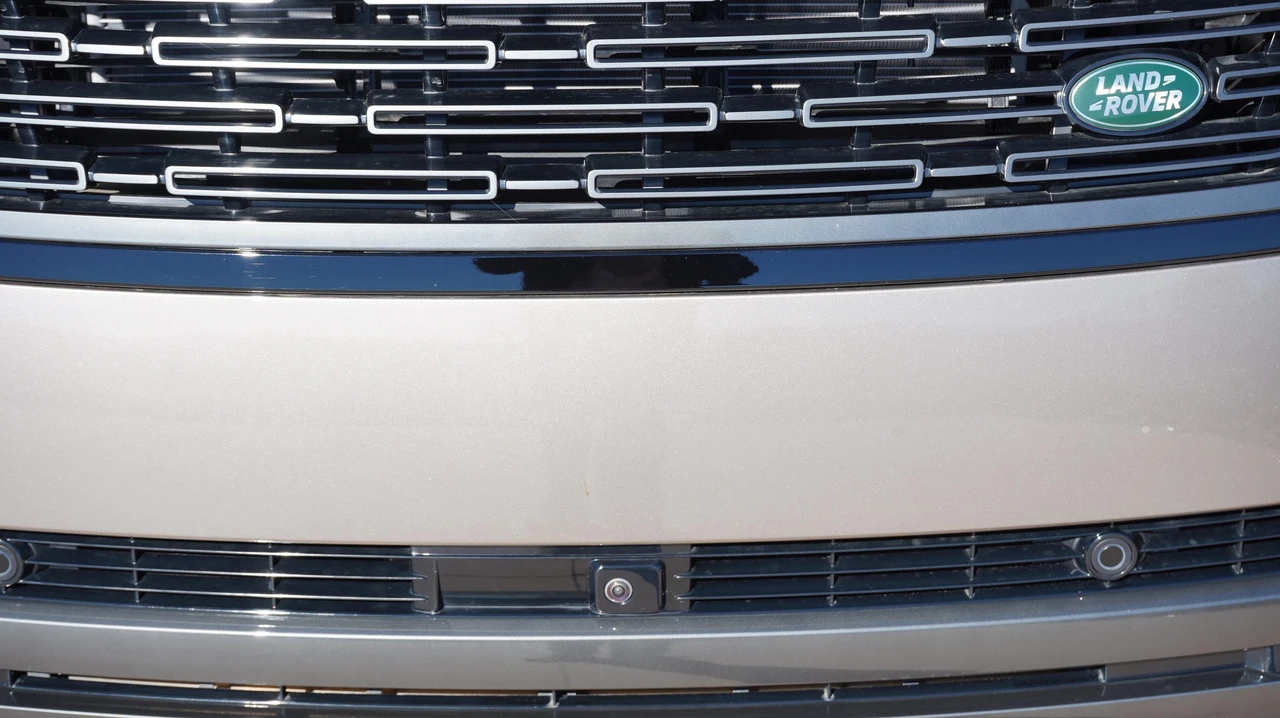 2023 Land Rover Range Rover L460 - Image 15 of 23