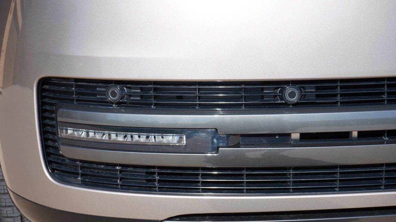 2023 Land Rover Range Rover L460 - Image 14 of 23