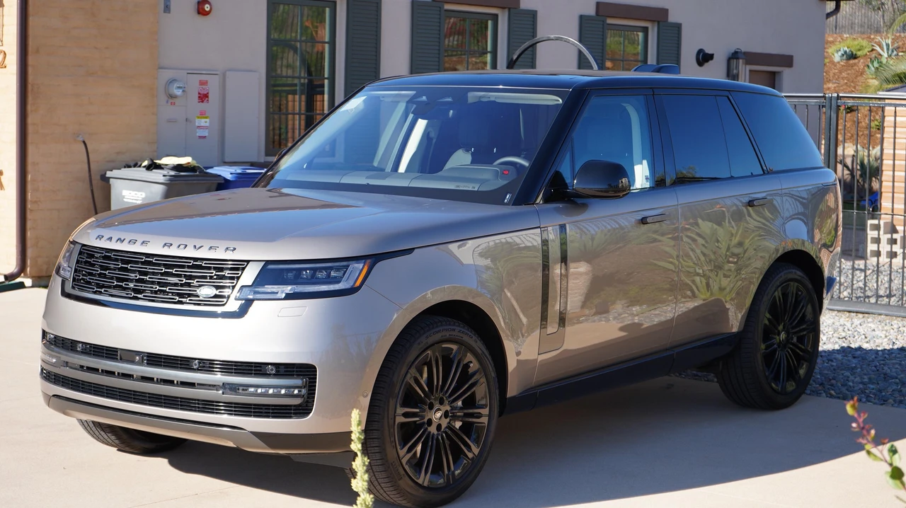 2023 Land Rover Range Rover L460 - Image 8 of 23