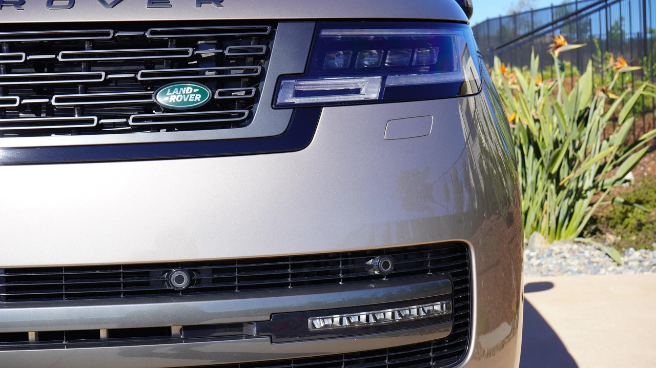 2023 Land Rover Range Rover L460 - Image 16 of 23