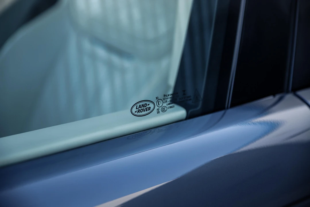 2023 Land Rover Range Rover L460 - Image 13 of 31