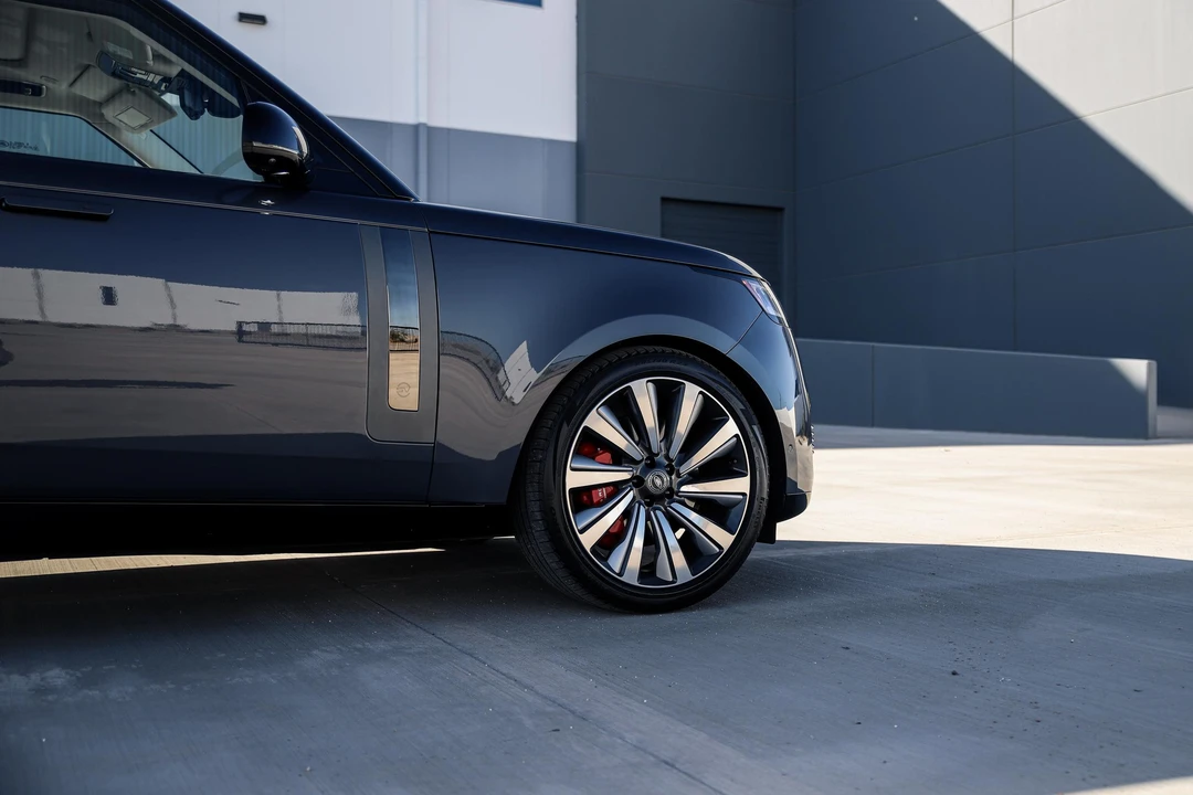 2023 Land Rover Range Rover L460 - Image 16 of 31