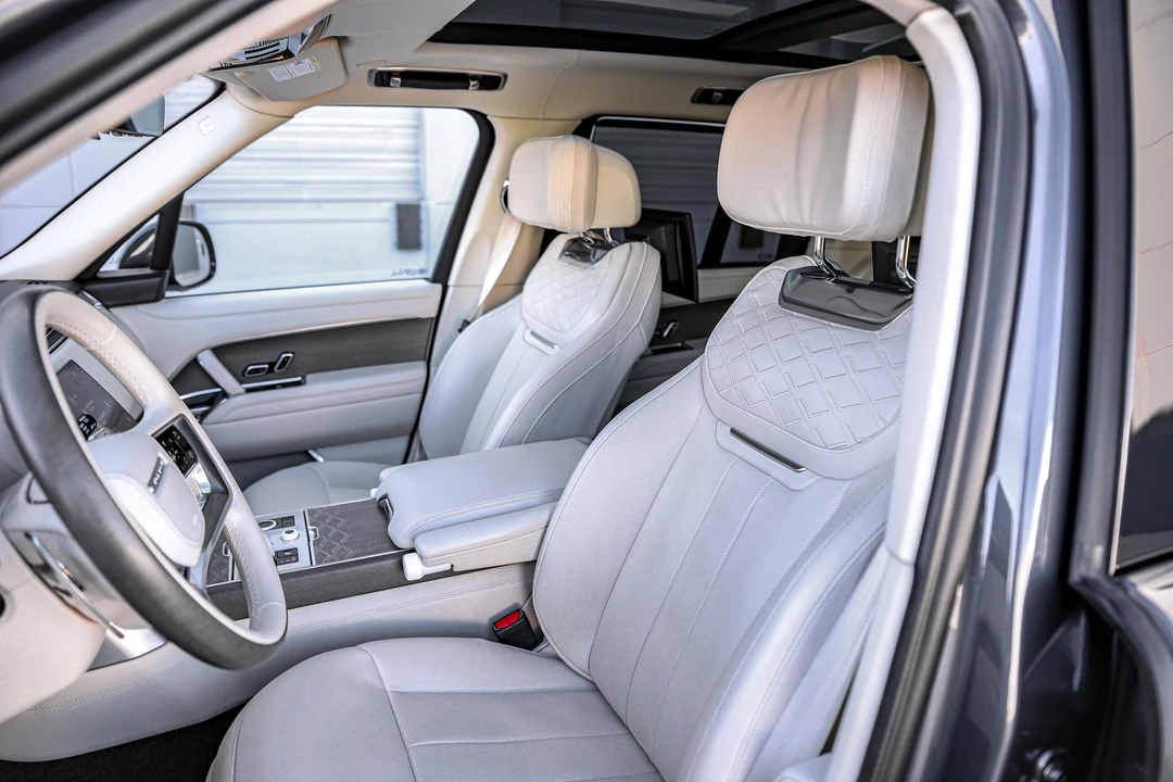 2023 Land Rover Range Rover L460 - Image 25 of 31