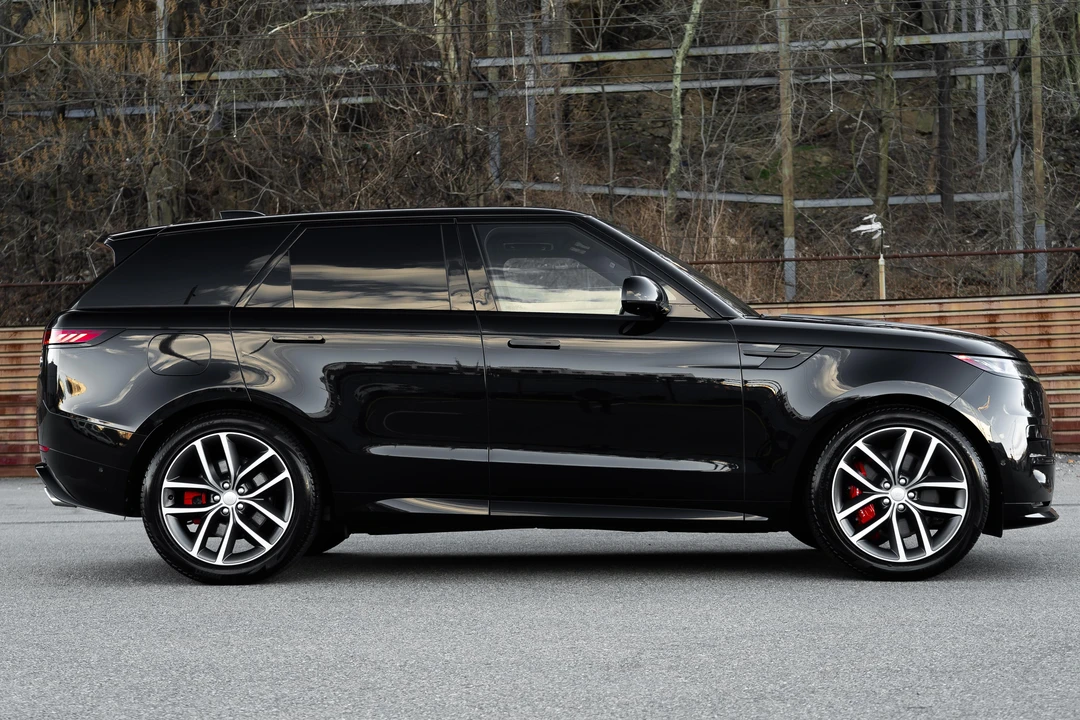 2023 Land Rover Range Rover Sport L461 - Image 3 of 31