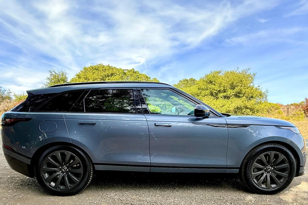 2023 Land Rover Range Rover Velar - Image 3 of 31