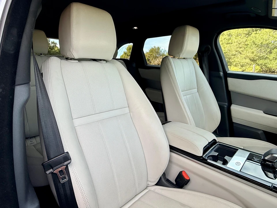 2023 Land Rover Range Rover Velar - Image 28 of 31