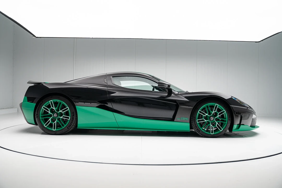 2023 Rimac Nevera - Image 8 of 31