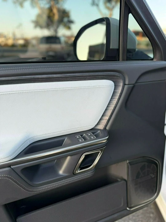 2023 Rivian R1S - Image 19 of 21