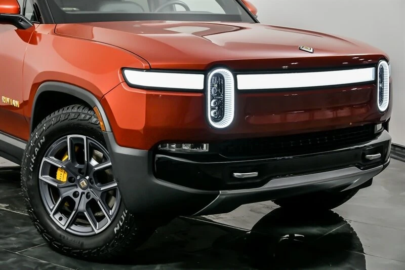 2023 Rivian R1T - Image 2 of 21