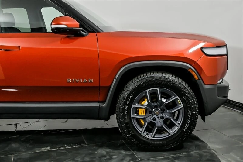 2023 Rivian R1T - Image 14 of 21