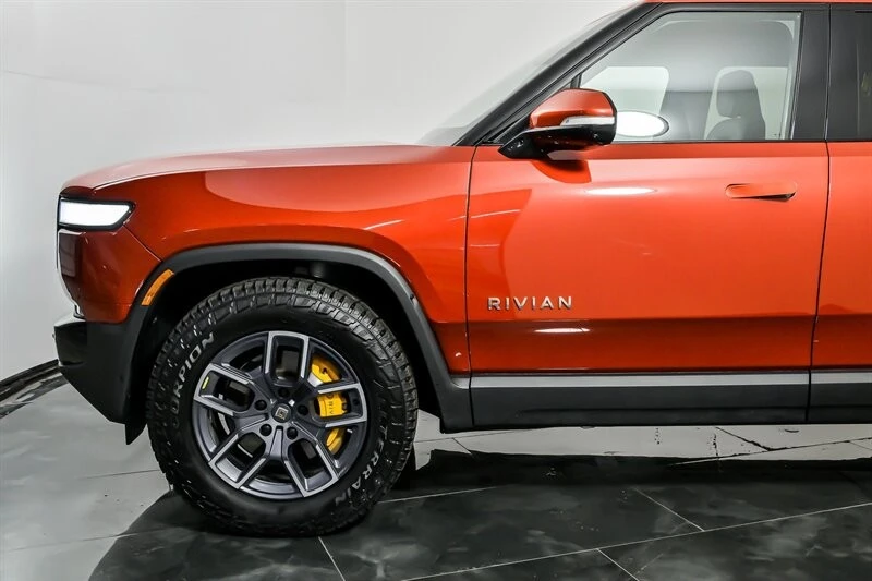 2023 Rivian R1T - Image 6 of 21