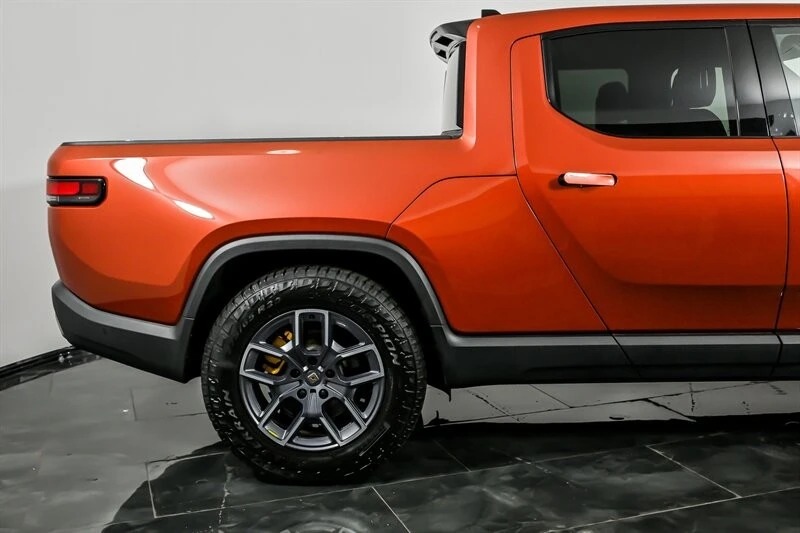 2023 Rivian R1T - Image 12 of 21