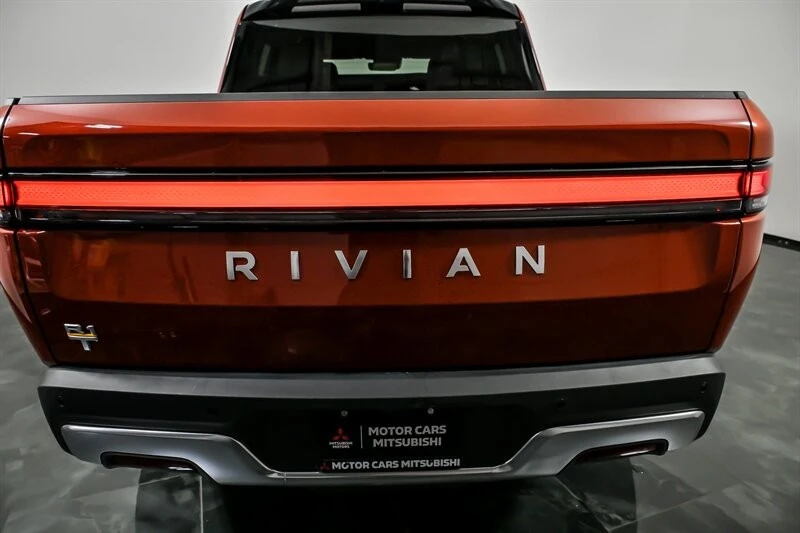 2023 Rivian R1T - Image 10 of 21