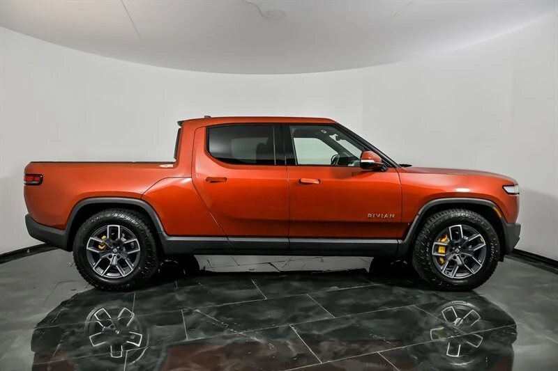 2023 Rivian R1T - Image 13 of 21