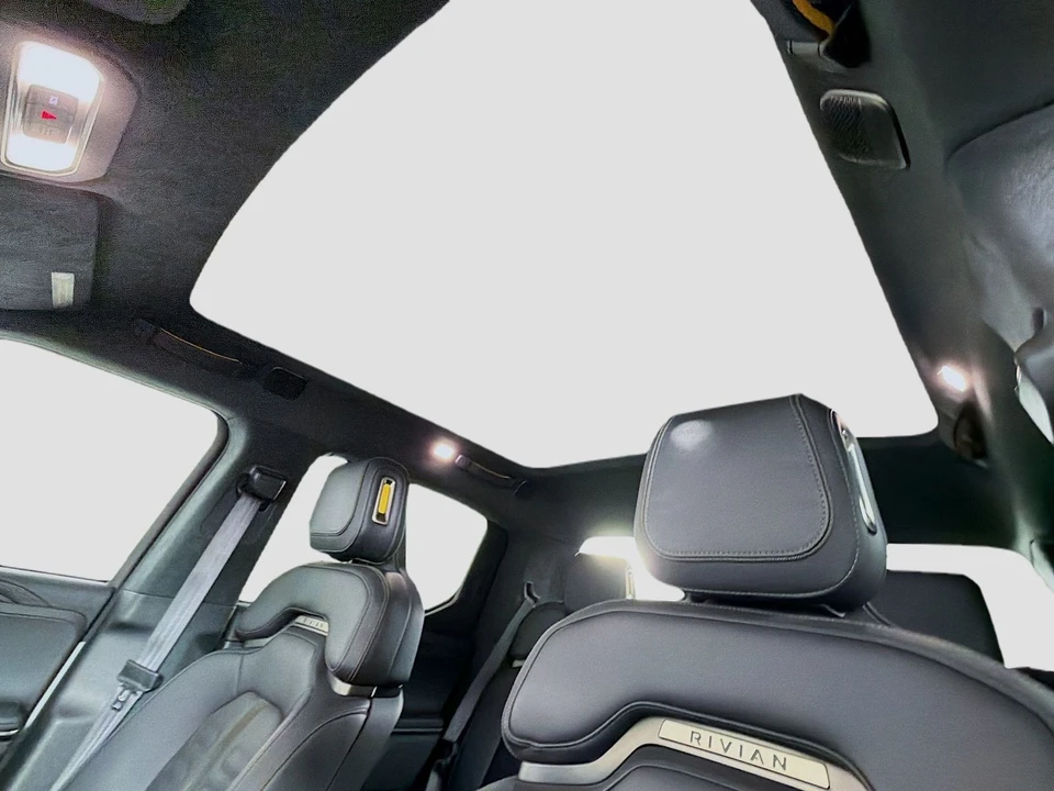 2023 Rivian R1T - Image 15 of 21