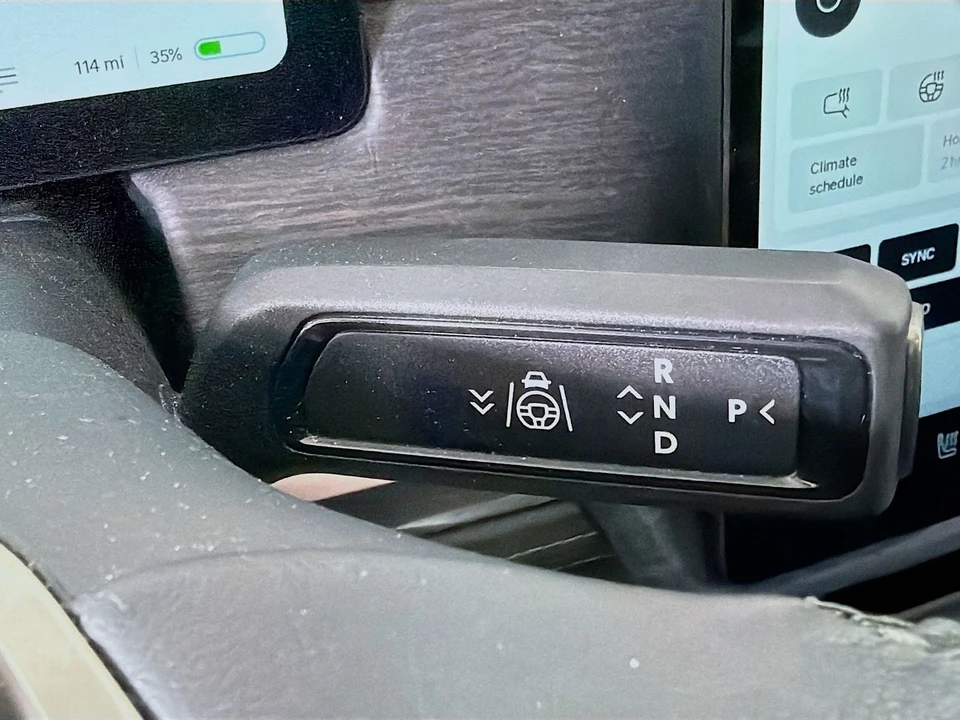 2023 Rivian R1T - Image 20 of 21